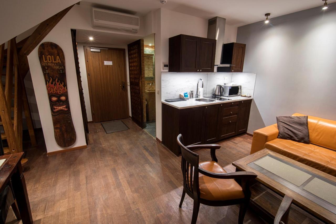 Apartamenty Lola 斯克拉斯卡波伦巴 外观 照片